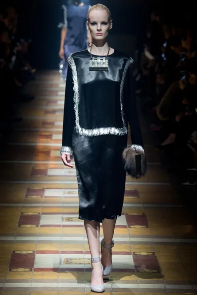 Look 19